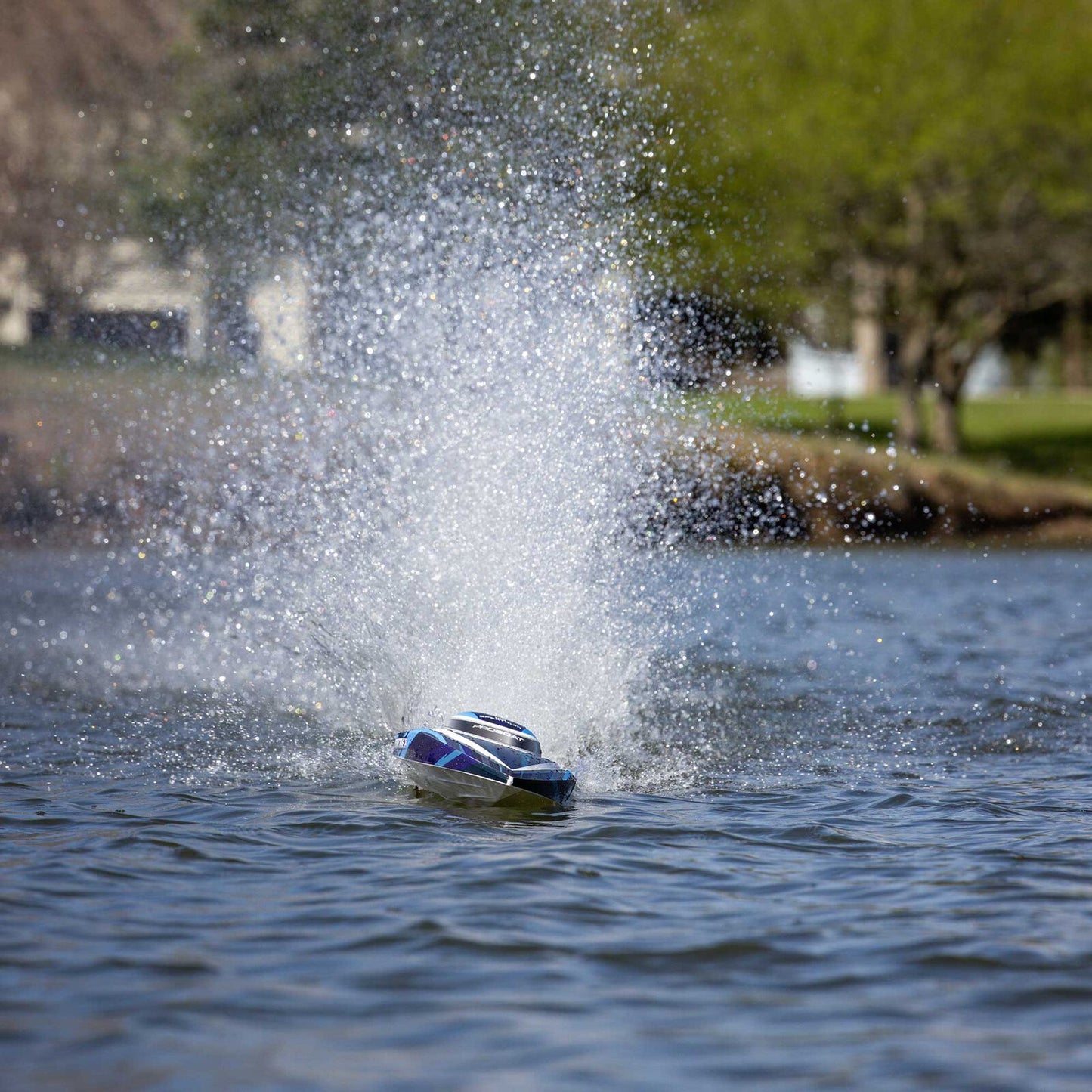 Sonicwake 24" Self-Righting Brushless Deep-V RTR, Blue