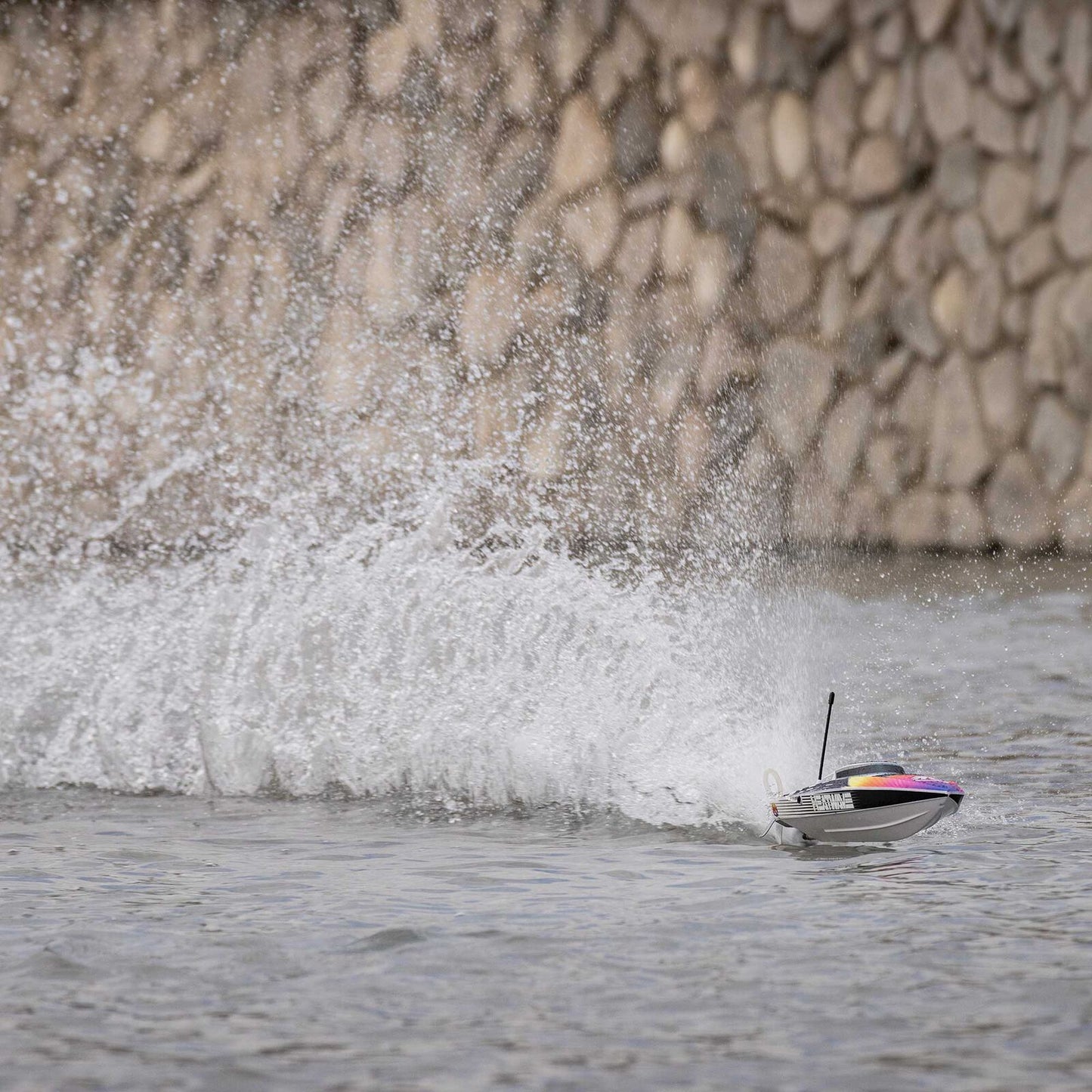 Recoil 2 18" BL Deep-V Heatwave:  RTR