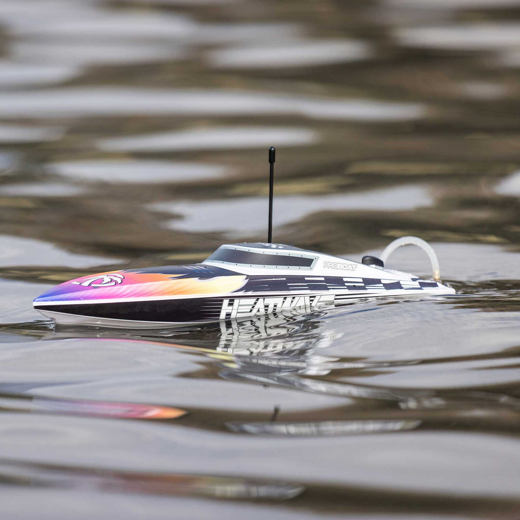 Recoil 2 18" BL Deep-V Heatwave:  RTR