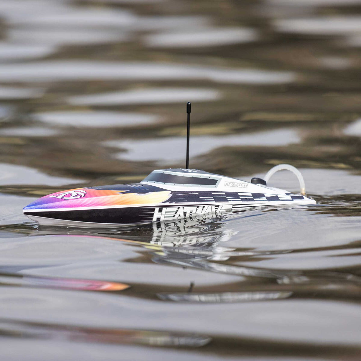 Recoil 2 18" BL Deep-V Heatwave:  RTR
