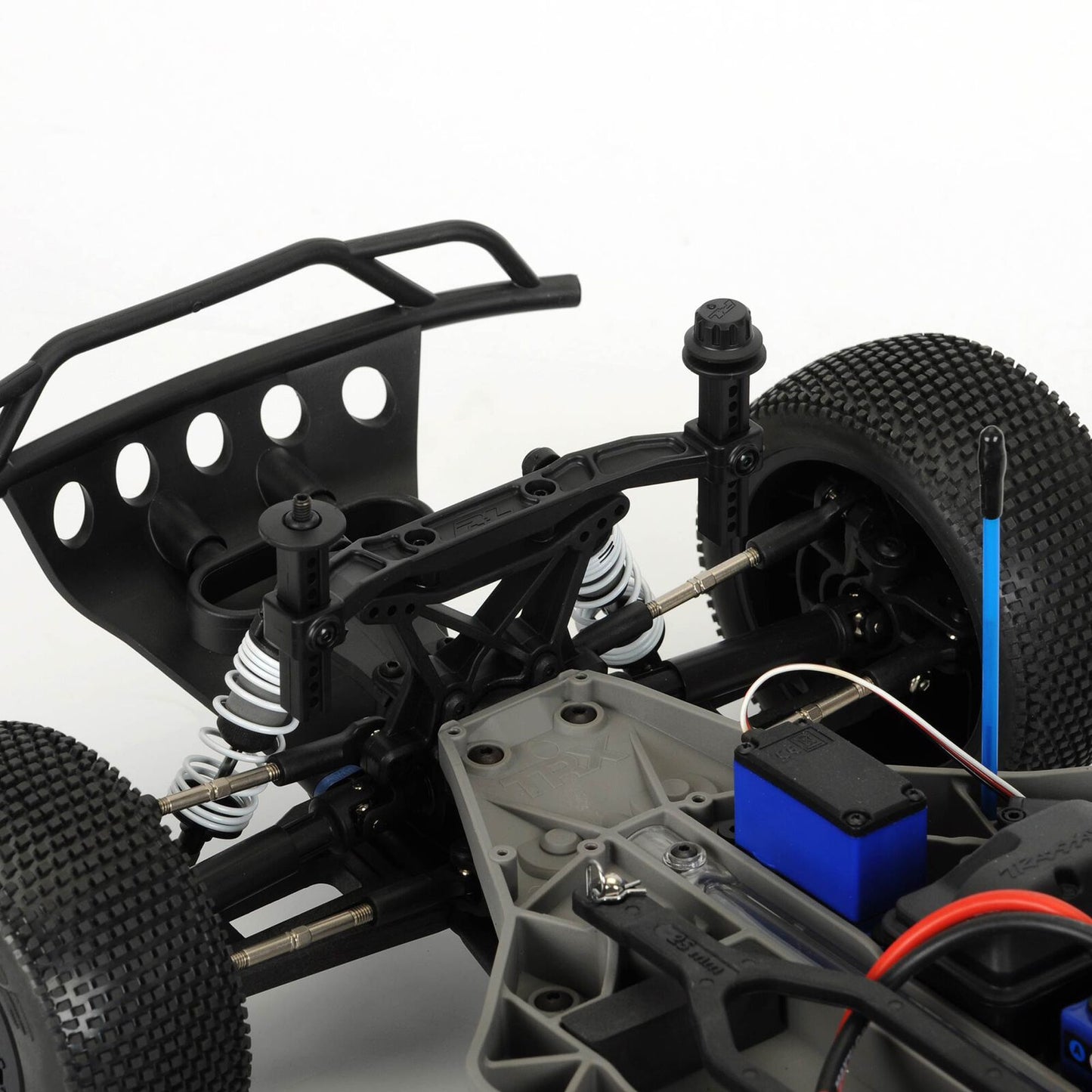 Extended Front and Rear Body Mounts: Slash 4x4