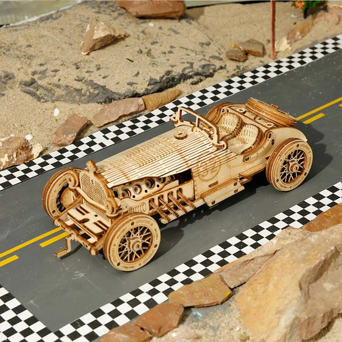 Wood Puzzle: V8 Grand Prix Car