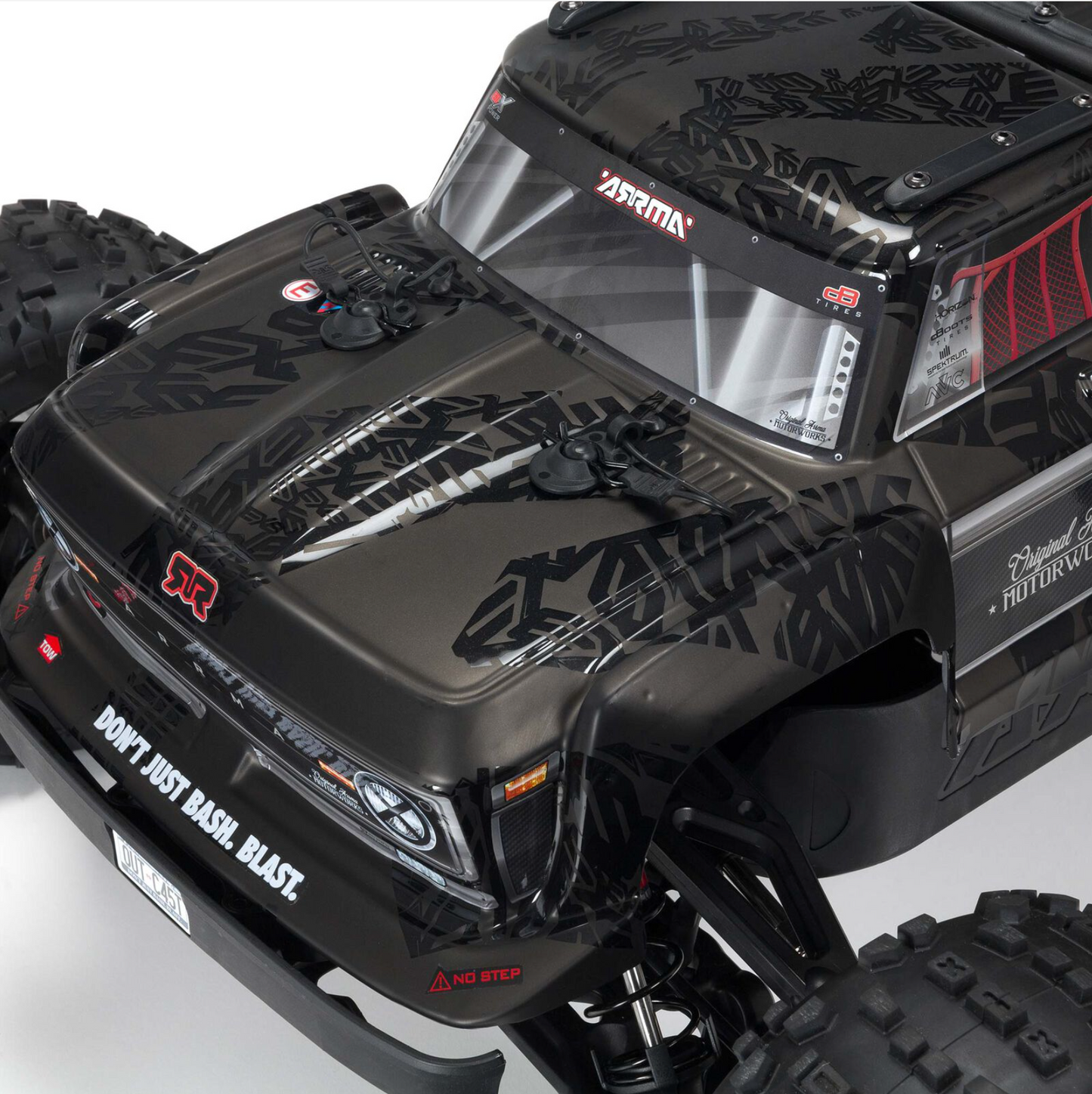 1/5 Outcast 4WD, EXtreme Bash Roller  (Requires battery & charger): Black: ARA5210
