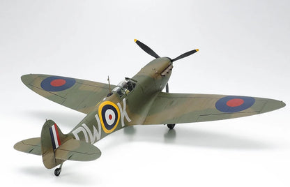 1/48 Supermarine Spitfire Mk.I & Light Utility Car 10HP