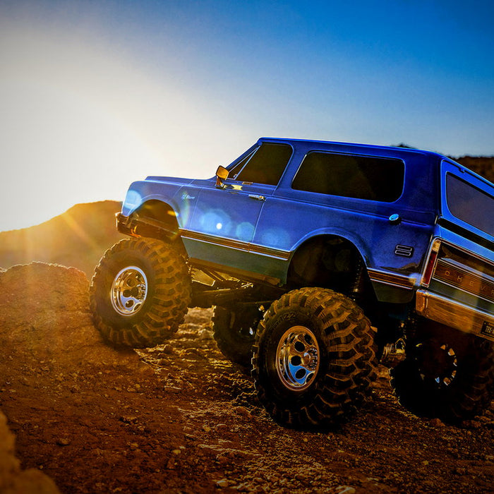 CARS & TRUCKS