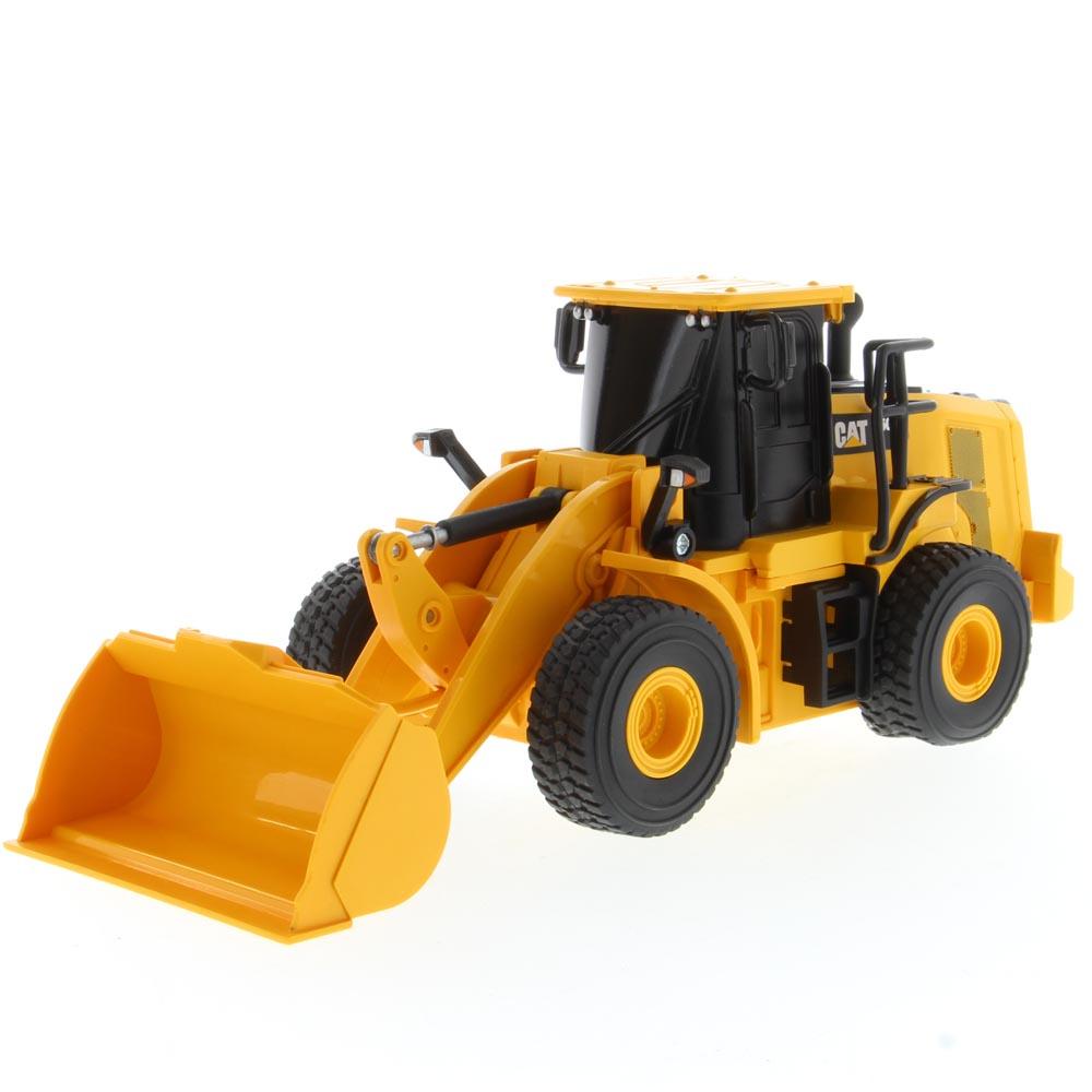 1:35 Caterpillar 950M Wheel Loader (requires batteries)