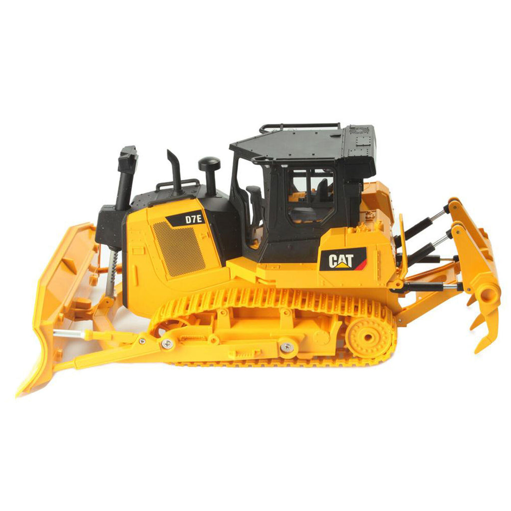 Diecast Masters 1:24 Caterpillar D7E Track Type Tractor (includes batteries) (25002)