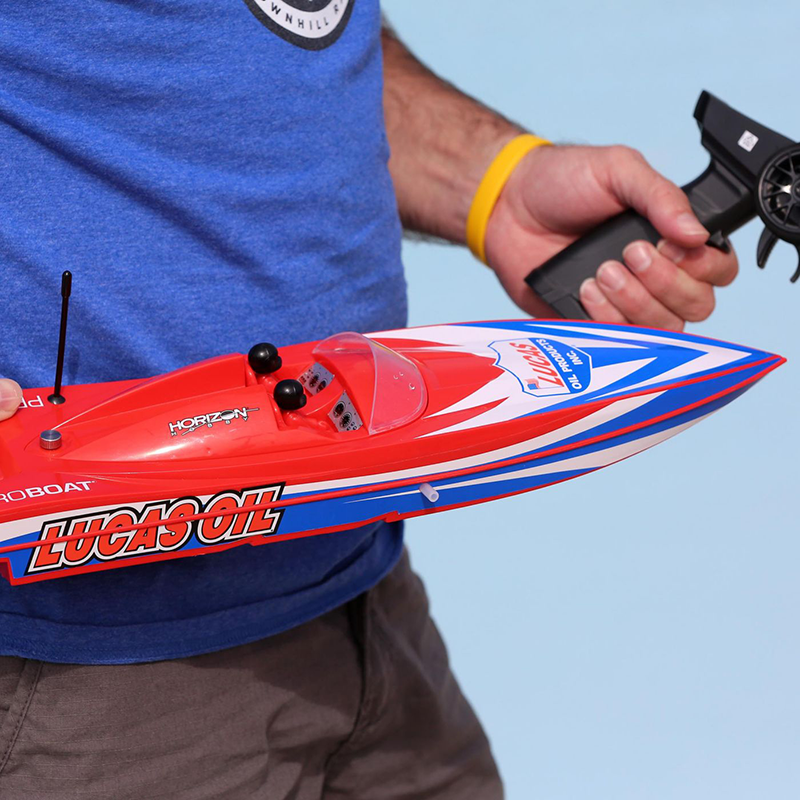 Pro Boat Lucas Oil 17" Power Boat Racer Deep V RTR (PRB08044T2)