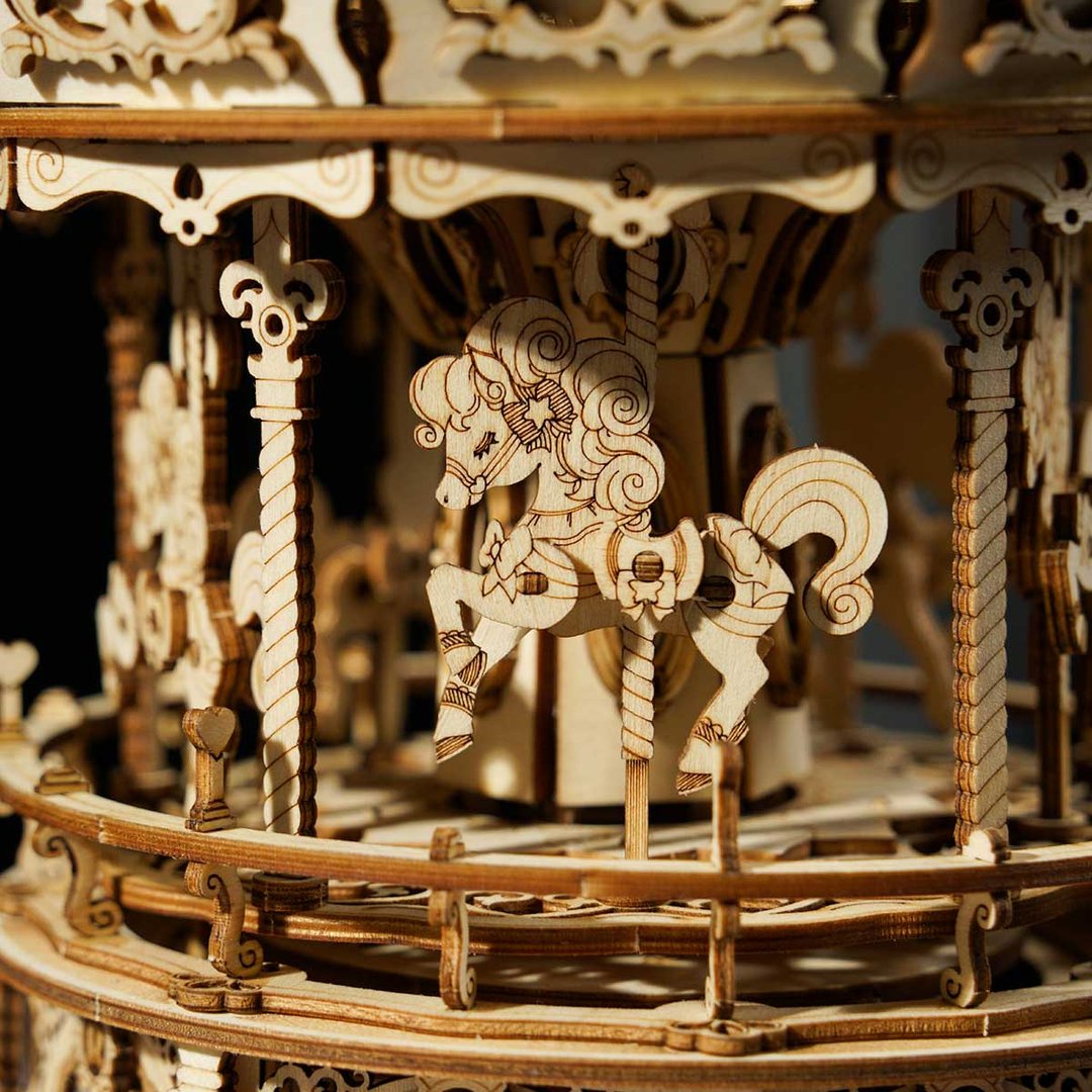 Mechanical Music Box; Romantic Carousel: ROEAMK62