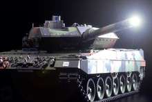 Load image into Gallery viewer, RC Leopard 2 A6 Full Option Tank
